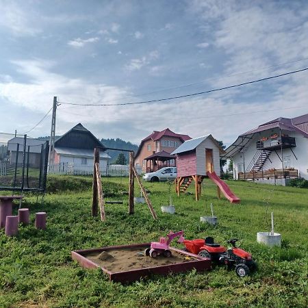 Casa Bucovina Dorna Candrenilor Ascutitele Exteriör bild